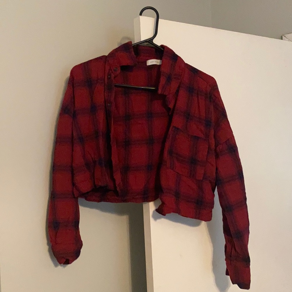 Cropped plaid light shirt